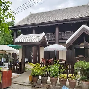 mali-house.hotelsluangprabang.com/